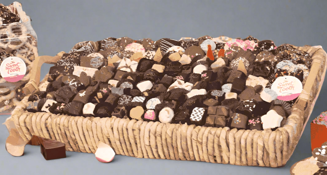 JUMBO Rectangle -chocolate gift basket
