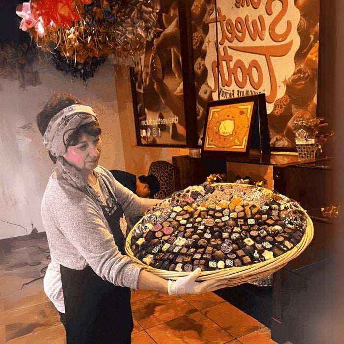 Supreme Holiday Basket