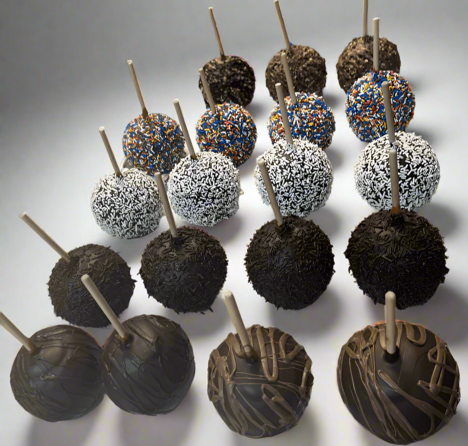 Assorted caramel and chocolate kosher candy apples 