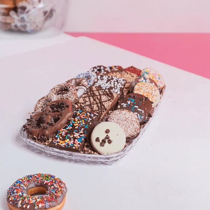 Small Pretzel & Oreo Tray