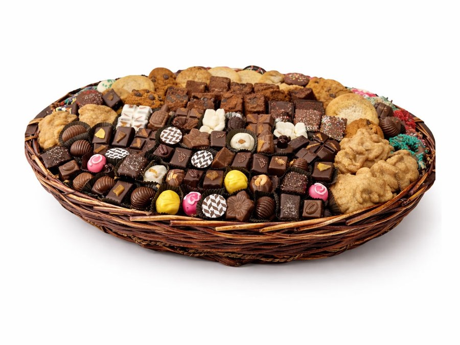 The Grand Oval chocolate gift basket from The Sweet Tooth